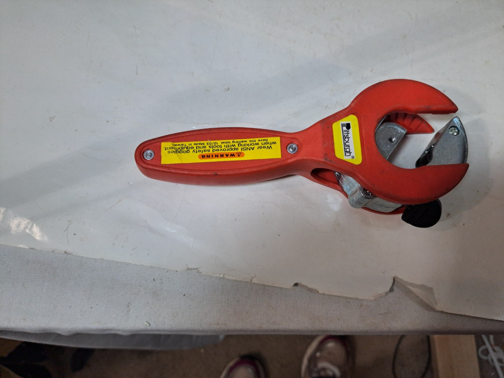 Pittsburgh Ratcheting PVC Pipe Cutter &ndash; 1-5/8&Prime; Capacity