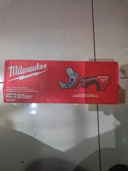 Milwaukee M12 2470-20 Plastic Pipe Shear Kit &ndash; Red