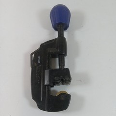 KOBALT 1/8&Prime; to 1-1/8&Prime; Screw-Fed Tube Pipe Cutter 0131848 Pre-Owned