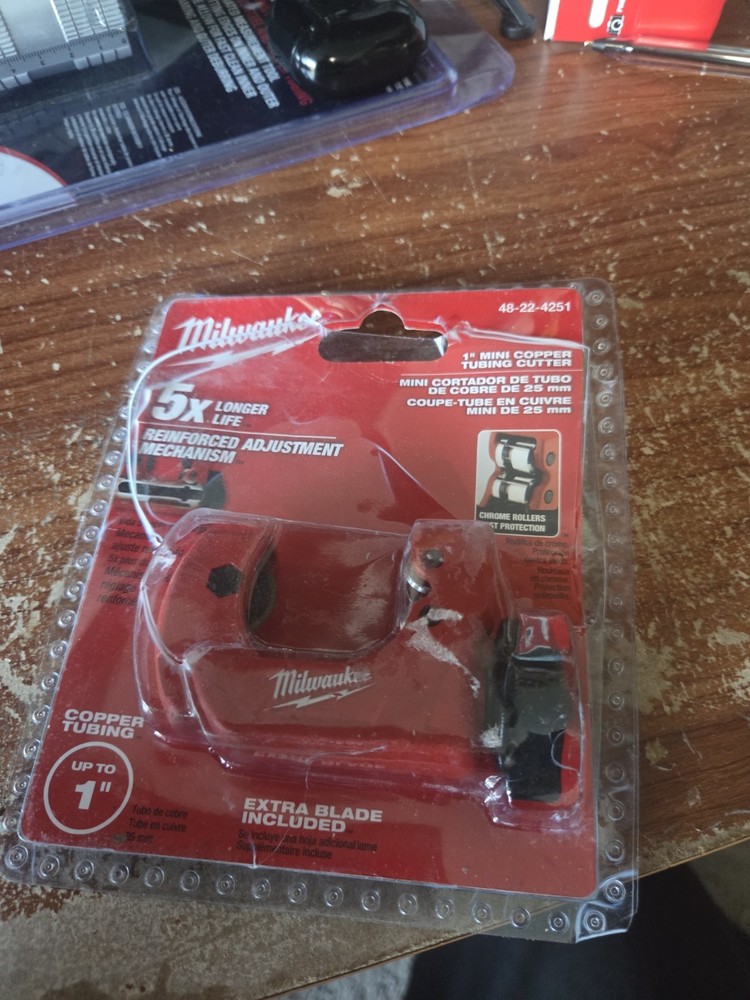 Milwaukee 48-22-4251 1 in Mini Copper Tubing Cutter
