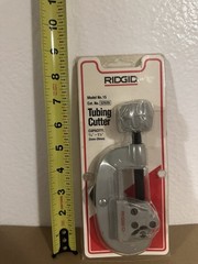 Ridgid 32920 Model 15 3/16&Prime; &ndash; 1-1/8&Prime; Screw Feed Tubing Cutter Open Box