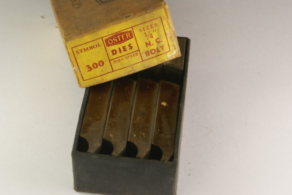 NOS OSTER 300 SERIES 1/4&Prime; NC BOLT DIES