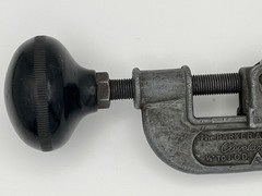 Parker Tube Pipe Cutter 1/8&Prime; to 1&Prime; OD The Parker Appliance Co Model 216