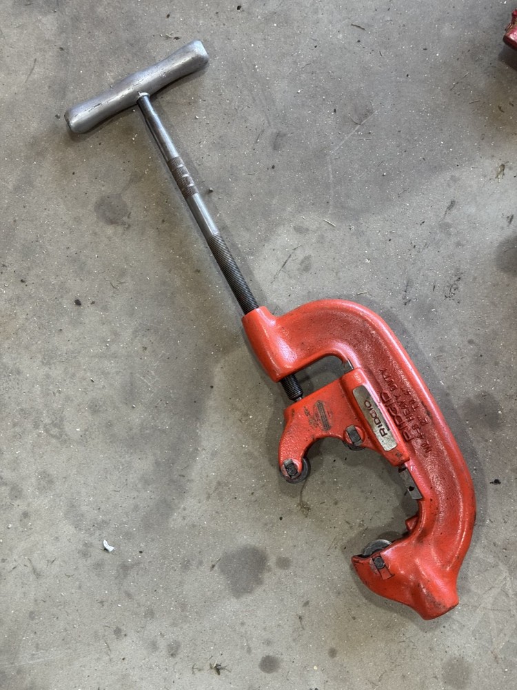 RIDGID 4-S Pipe Cutter 2-4 in OD Cutting Capacity, Std Wheel Cutter