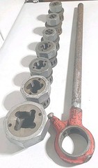 Nye No. 60 Triad Ratcheting Head 740 Pipe Threader & Die Set 1/4&Prime; To 1 1/4&Prime; Dies