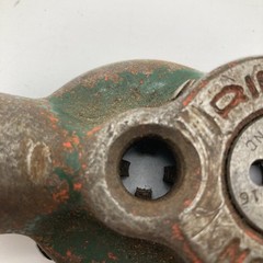 Ridgid 33-B 3 Way Manual Bolt Die Pipe Threader 1/2-13, 5/8-11, 3/8-16 dies