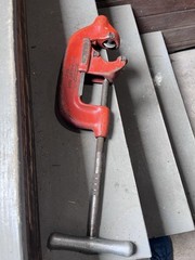 RIDGID No.4-S HEAVY DUTY 2&Prime; TO 4&Prime; PIPE CUTTER 32845