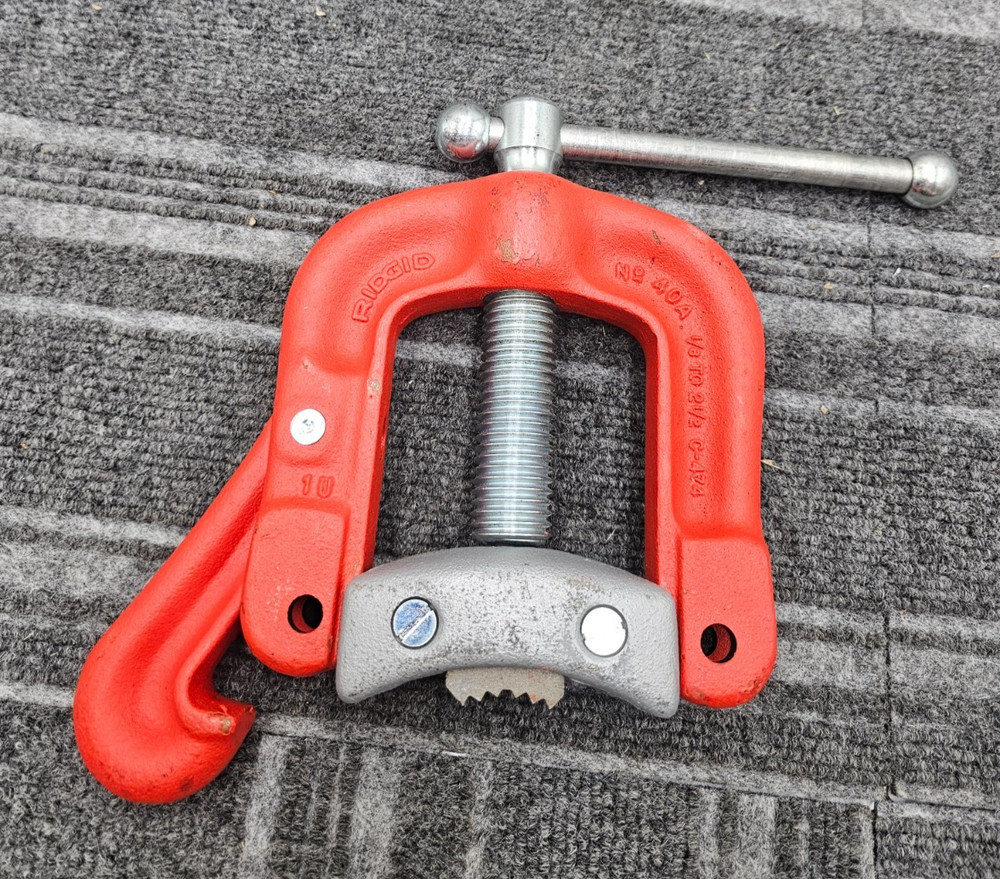 Ridgid 40A Yoke Vise Replacement Part 1/8&Prime;-2-1/2&Prime; Pipe Cap. *PICTURED ITEM ONLY*