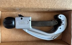 Ridgid 31642 Model 152 Quick-Acting Tubing Cutter (1/4&Prime; &ndash; 2-5/8&Prime;)