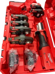 Milwaukee M18 FORCE LOGIC. PRESS TOOL KIT W/ ONE-KEY WITH 1/2&Prime;-2&Prime;CTS-V JAWS 7/8