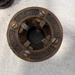 Toledo # 11 Ratcheting Pipe Threader with Handle and 5 Die Left Hand Thread
