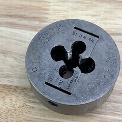 GTD Little Giant 3/8&rdquo; NC 16 2-3/4&rdquo; Size Adjustable Threading Die Insert Collet