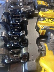 DEWALT DCE200M2K 20V Copper Pipe Crimping Tool/2x 5.0 BATT/PLEASE VIEW PICTURES
