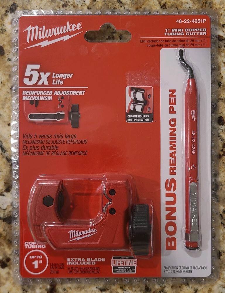 Milwaukee 1 inch Mini Copper Tubing Cutter &ndash; Red (48-22-4251P)