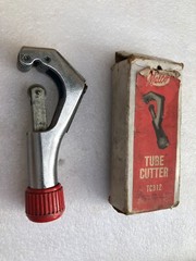 Malco TC312 Tube Cutter for 1/4&Prime; to 1 5/8&Prime; O.D. Tubing with Extra Blade &ndash; USA.