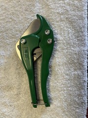 Green Line PVC Pipe Cutter 1-5/8&Prime; Heavy-duty Ratcheting Cutting PVC PEX Plastic
