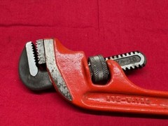 NYE Tool Heavy Duty Offset Pipe Wrench, 10&Prime;, 1&Prime; Capacity, Steel Vintage!