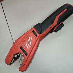 MILWAUKEE M12 Pipe Tubing Cutter Kit Battery and Charger And Case