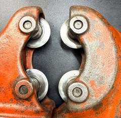RIDGID 44-S 32880 Heavy Duty 4-Wheel 2-1/2&Prime; &ndash; 4&Prime; Pipe Cutter USA