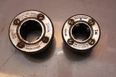 Armstrong bridgeport pipe threader dies 1-1/4 in 291r 703 h481; 1 in 191r 2874