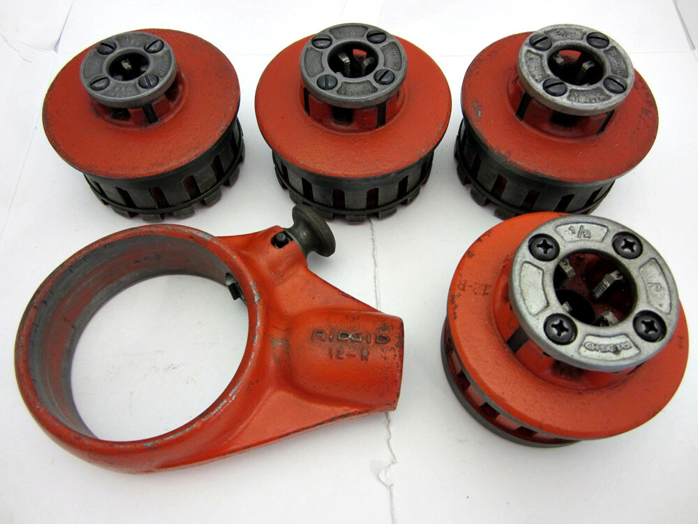 Ridgid Tools No. 12R Manual Ratcheting Pipe Threader & 4 Die Heads Made in USA