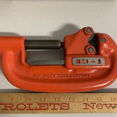RIDGID No. 1-2 Screw Feed Pipe Cutter 1/8 in to 2 in Capacity