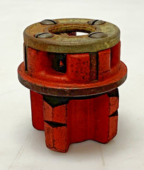 RIDGID 11-R Ratchet Pipe Threading Kit W/ 1/4&Prime; 3/8&Prime; 1/2&Prime; 1&Prime; 1 1/4&Prime; Die Head Set