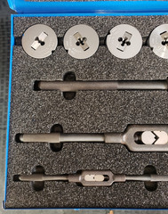 461184 &ndash; Greenfield Industries Little Giant Tap & Die Set No 7-1/2 and No 37-1/2