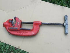 RIDGID 2 in. to 4 in. Model 4-S Heavy-Duty Pipe Cutter Made in USA