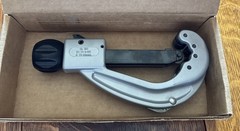 Ridgid 31642 Model 152 Quick-Acting Tubing Cutter (1/4&Prime; &ndash; 2-5/8&Prime;)