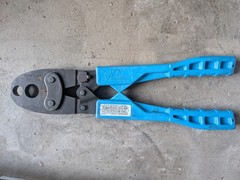 SharkBite 865894 PEX Crimping Tool 1/2 & 3/4 in Blue Handle (As Is) Used