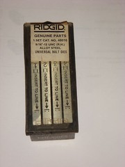 Ridgid 9/16-12 UNC (R. H.) alloy steel UNV Bolt Dies 48010