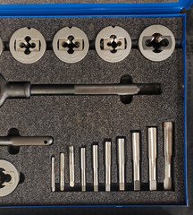 461184 &ndash; Greenfield Industries Little Giant Tap & Die Set No 7-1/2 and No 37-1/2
