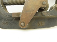 No 3S Heavy Duty Pipe Cutter One Wheel 1&Prime;-3&Prime; T-Bar Tightener