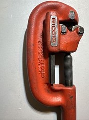 Rigid 2A/202 Heavy Duty No. 1-2 Pipe Cutter Tool 1/8 in To 2 in