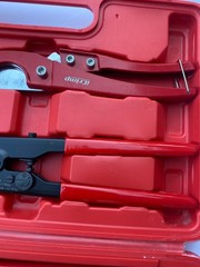 iCrimp IWS-1807CN PEX Crimping Tool Kit with PEX Crimpers PEX Tubing Cutter