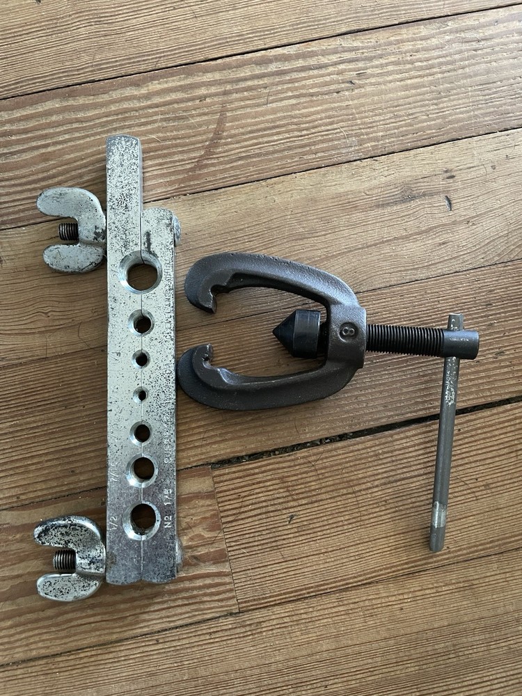 Superior Tool Flaring Tool &ndash; # 175 For Aluminum and Soft Copper Tubing 3/16-5/8.