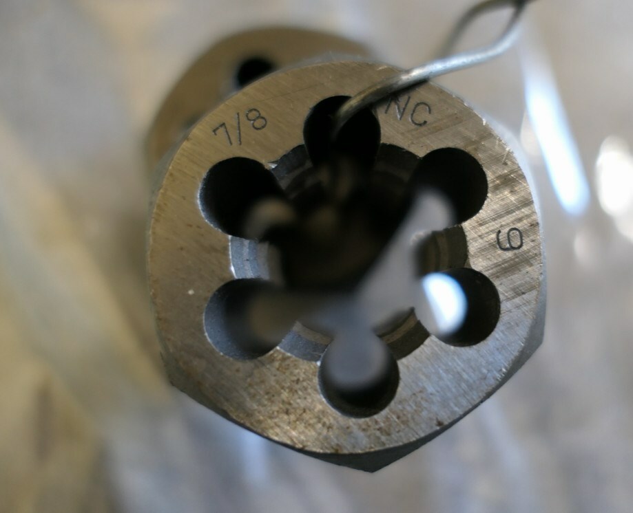 7/8&Prime; 9 NC Carbon Steel Hex Pipe Threading Die Japan 1-5/8&Prime; Diameter