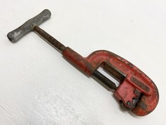 **GENUINE** RIDGID 32820 Heavy Duty Screw Feed Pipe Cutter 1/8in to 2in **USED**