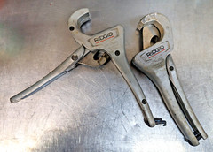 Lot of 2 Ridgid PC-1375 Plastic Pipe & Tubing Cutter Tool, OD Max 1-3/8&Prime; / 35mm