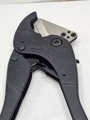 PITTSBURGH 1-5/8&rdquo; 42mm Finger Release Ratcheting PVC Pipe Cutter PVC