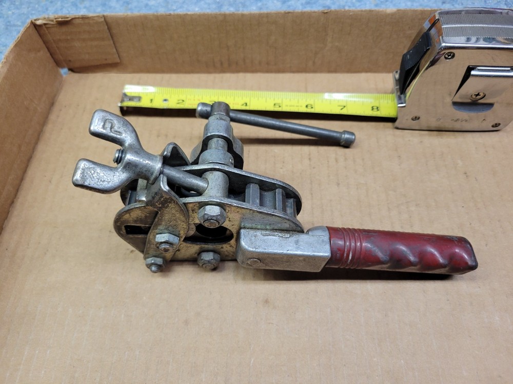 Ritchie 1/8&Prime; &ndash; 3/4&Prime; Flaring Tool
