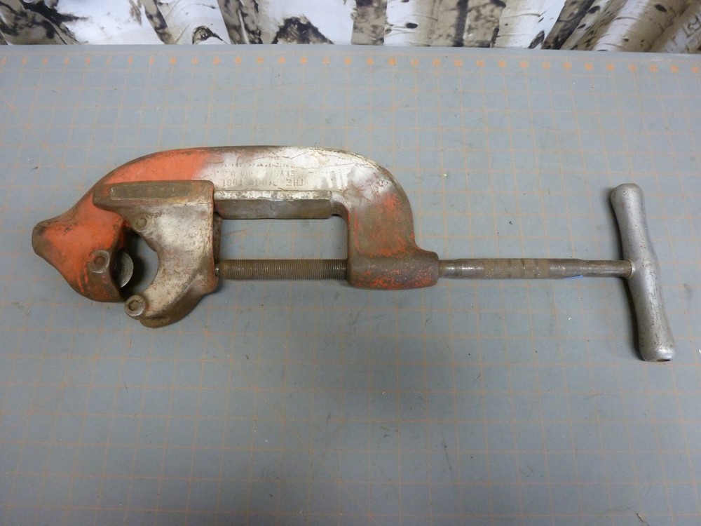 *Missing Rollers* RIDGID NO 4-S Iron Pipe Cutter 2&Prime; to 4&Prime; Cap. Heavy Duty USA