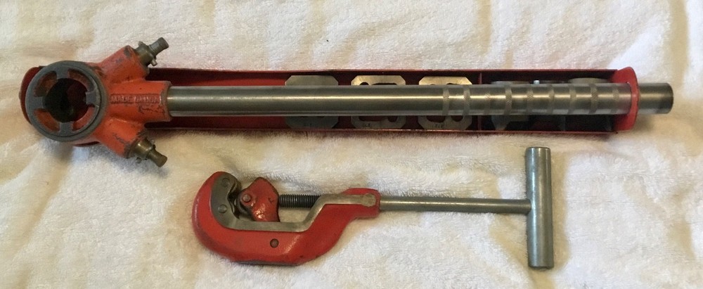 Vtg Craftsman Crown Logo Ratcheting Pipe Threader w/Guides, Dies, Pipe Cutter