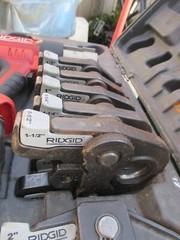 Ridgid RP340 Kit W 6 Jaws 1/2&rdquo;-2&rdquo; Two Batteries Charger Good Condition in case