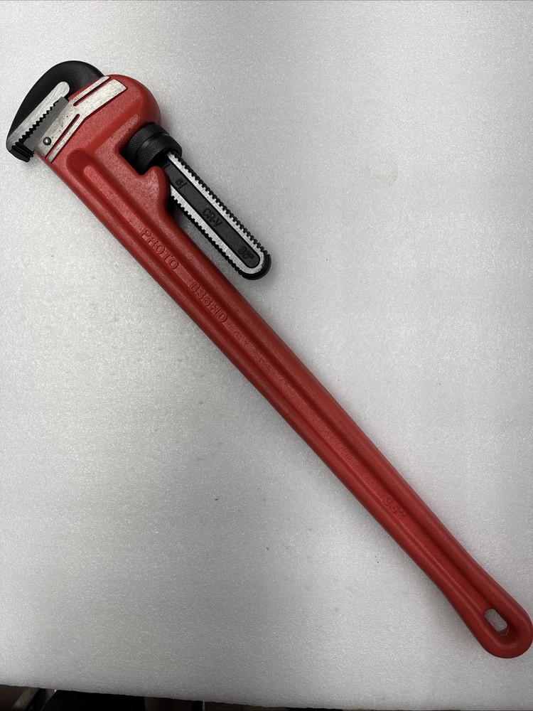Proto 36&Prime; Heavy-Duty Cast Iron Pipe Wrench 5&Prime; Jaw Capacity 836HD