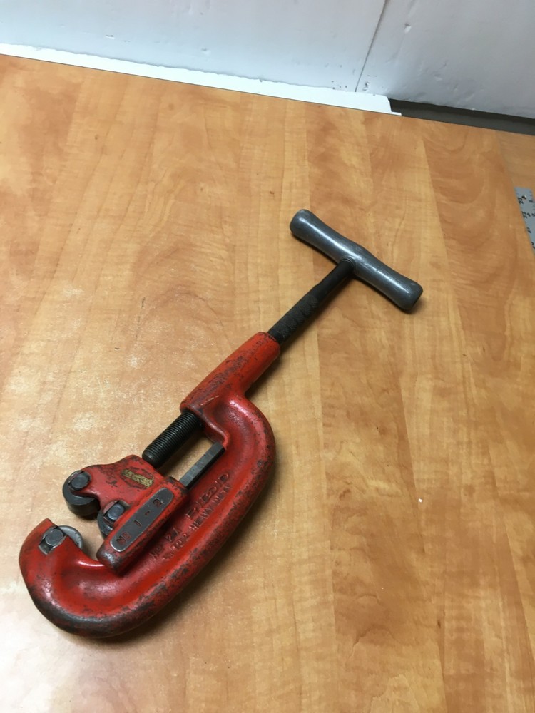 RIDGID No. 2 Heavy Duty Pipe Cutter Ridge Tool Company 1/8&Prime; to 2&Prime;