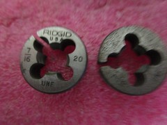 Lot of 2 &ndash; RIDGID 38400 Alloy RH Bolt Threader Button Die, UNF, 7/16&Prime;-20