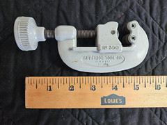 THREE ~ Screw Feed Tubing Cutters ~ Used ~ (2) 1/8&Prime; &ndash; 1-1/8&Prime; & (1) 1/8&Prime; &ndash; 5/8&Prime;
