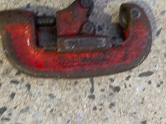 RIGID HEAVY DUTY PIPE CUTTER 1/8&Prime;-2&Prime; PIPE CAPACITY RIDGE TOOL CO